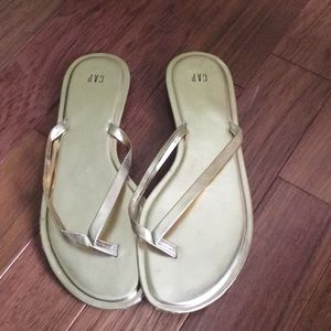 Gold gap flip flops